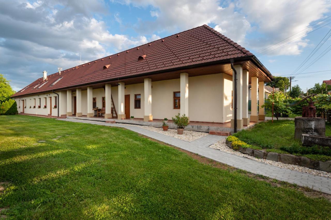 Apartamento Farmaobeckov Sk Exterior foto