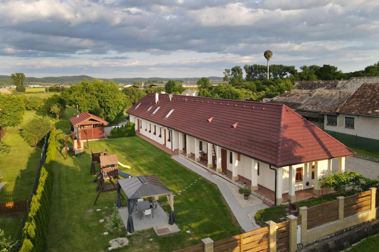 Apartamento Farmaobeckov Sk Exterior foto